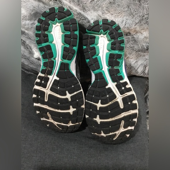 BROOKS GHOST 7 womens running sneaker. Size 10. Great condition. - Picture 9 of 11